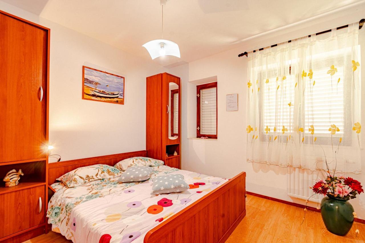 Apartments And Rooms With Parking Space Mali Ston Bagian luar foto